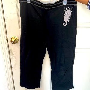 Black relaxed pant with seahorse